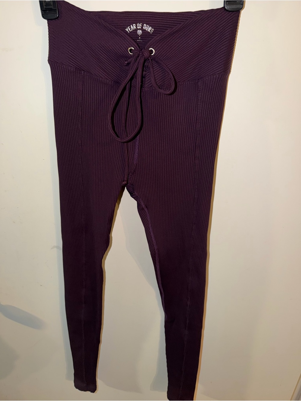 Year of Ours Ribbed High-Waist Leggings in Deep Plum